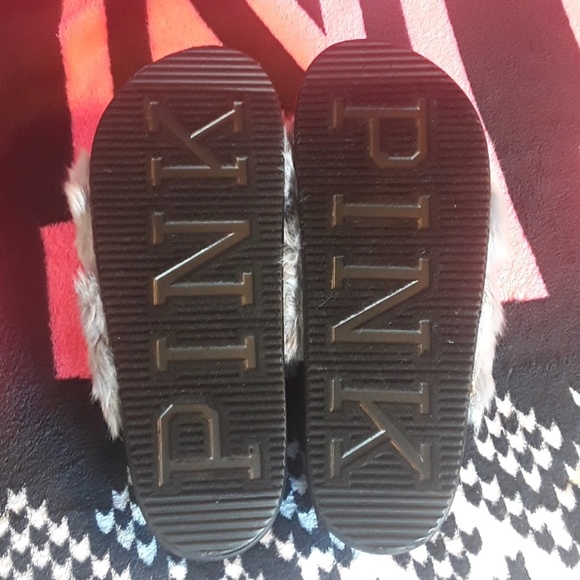 NWT Pink VS Furry Gray Slides - Picture 5 of 6